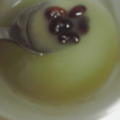 抹茶でなく緑茶を使用しました＾＾甘納豆だけど　ほろ苦＆甘納豆の組み合わせ、美味しいわ～＾＾ごちそうさま＾＾